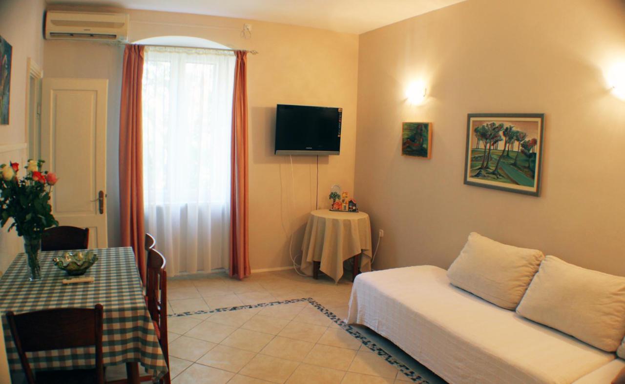 Adagio Theatre Apartment Split Exterior foto