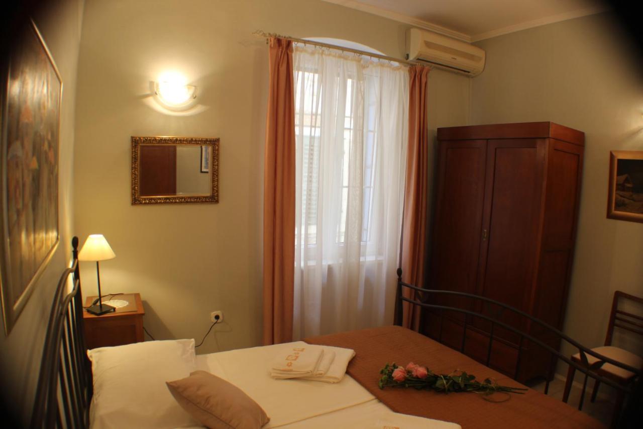 Adagio Theatre Apartment Split Exterior foto